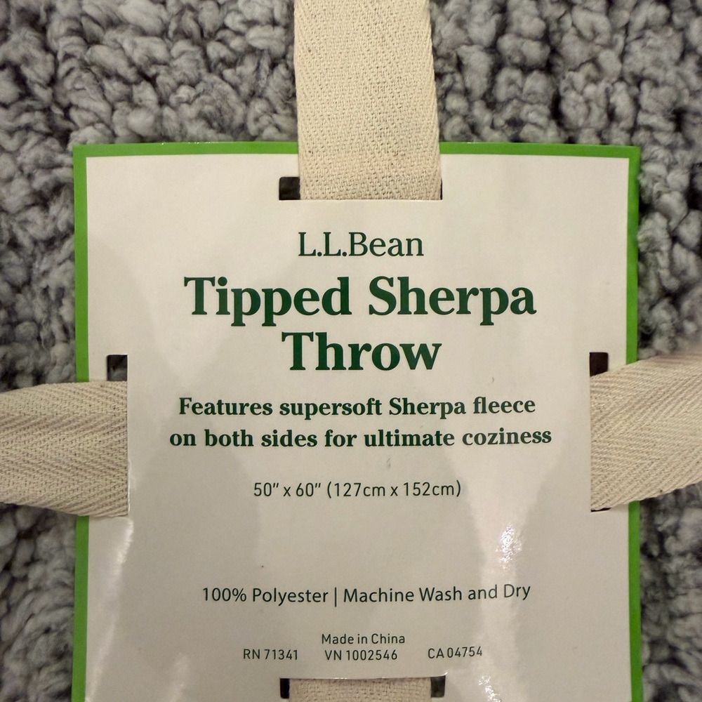 L.L. Bean Soft Gray Sherpa Throw New with tags! - Picture 2 of 6
